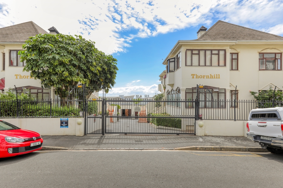 To Let 2 Bedroom Property for Rent in Green Point Western Cape